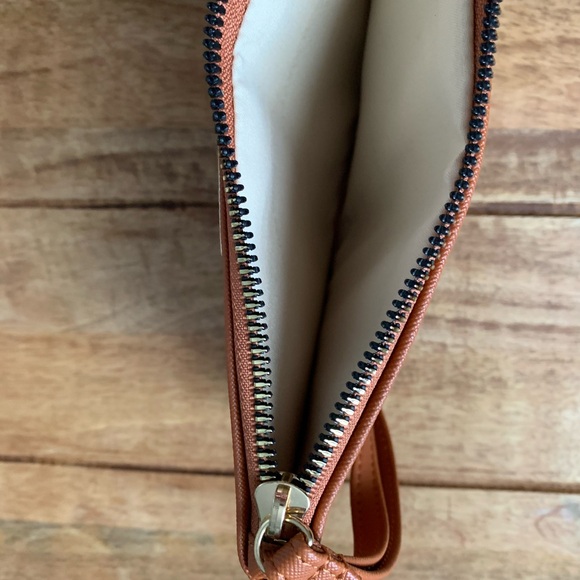 Slim Wristlet - New - Picture 3 of 5